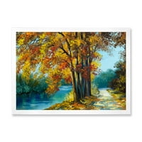 Абстрактни Дървета В Топли Есенни Цветове От Ярко Синя Река